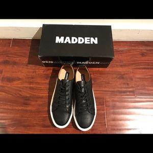 NEW Size 10 Black Leather Men’s Madden Sneaker